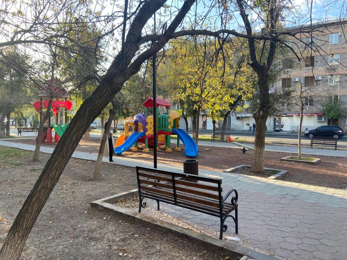 Vahe'S Family Guests House Apartamento Erevan Exterior foto