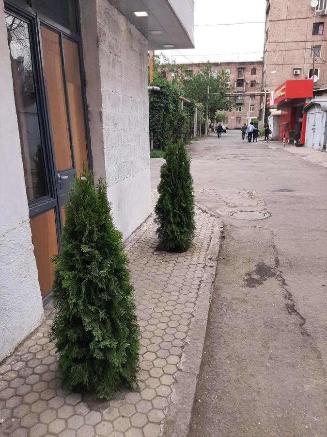 Vahe'S Family Guests House Apartamento Erevan Exterior foto